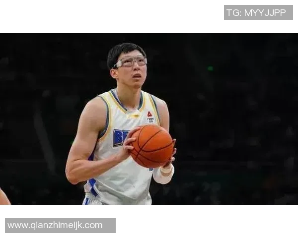 北京签约麦基意在减轻周琦压力但后者表现散漫奢华内线难成气候 北京签约麦基意在减轻周琦压力但后者表现散漫奢华内线难成气候